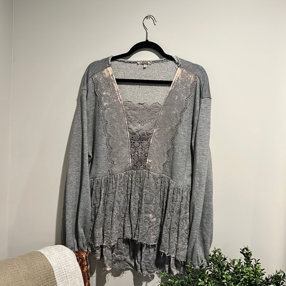 Buckle Gimmicks Long Sleeve Top